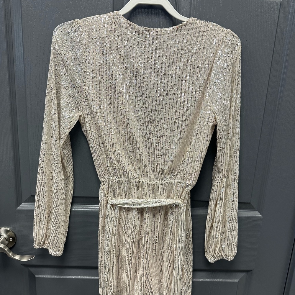 City Lux Sequin Romper. Size small. Never worn. Silver rosy gold sequins. - Picture 5 of 5